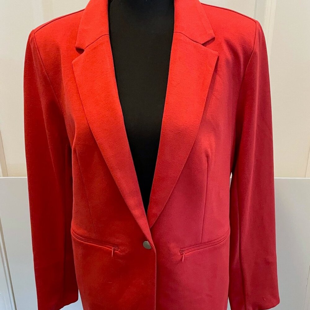 NWT-Wyyne Layers Red Button Blazer with Zippered Pockets. Size: M.